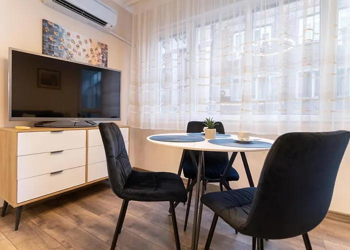 Heart Of The 2-bedroom