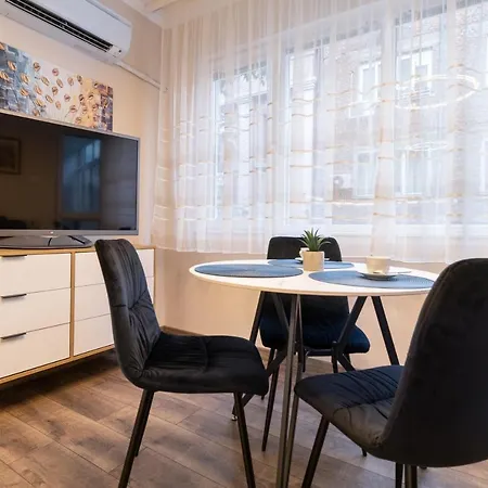 Heart Of The 2-bedroom